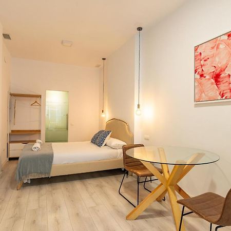 Апартаменты Urbe10 Plaza De La Constucion Premium Loft Малага Экстерьер фото