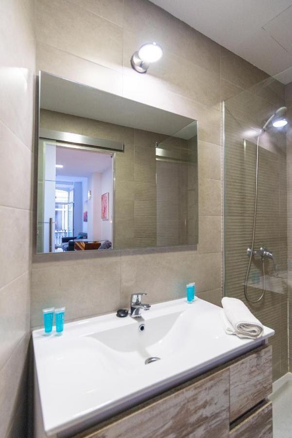 Апартаменты Urbe10 Plaza De La Constucion Premium Loft Малага Экстерьер фото